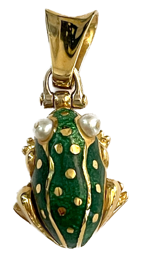 Frosch-Anhänger · 3D Anhänger in 750/- Gelbgold mit Perlen als Augen und grüner Emaille. Größe: Frosch (Nase bis Rücken ...) ca. 18 mm, Stockmaß: 1 cm :-)
